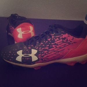 Girls softball cleats